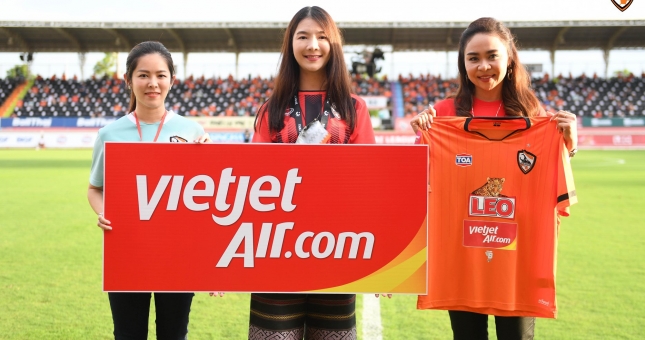 Áo đấu đương kim vô địch Thai League 1 có nhà tài trợ Việt