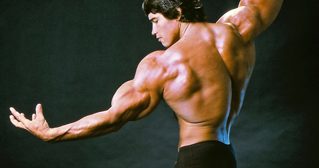 Tập bắp tay trước như những huyền thoại thể hình