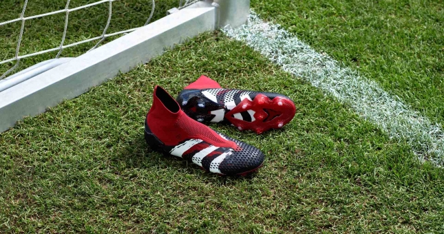 Ngắm phiên bản Adidas Predator Human Race cực độc