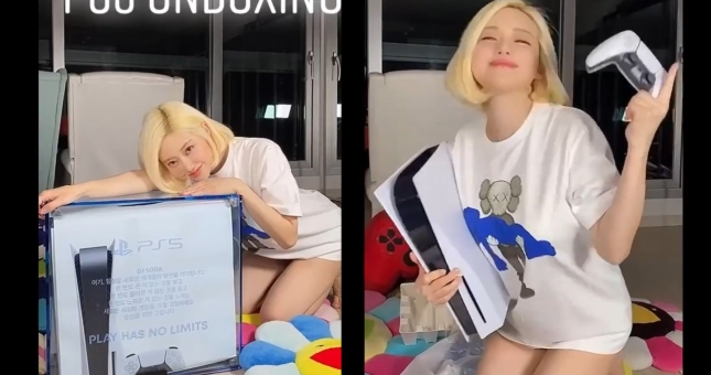 DJ Soda 'đập hộp' máy chơi game PS5 từ Sony