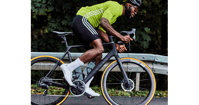 Adidas lần đầu tiên ra mắt giày đạp xe sau 15 năm