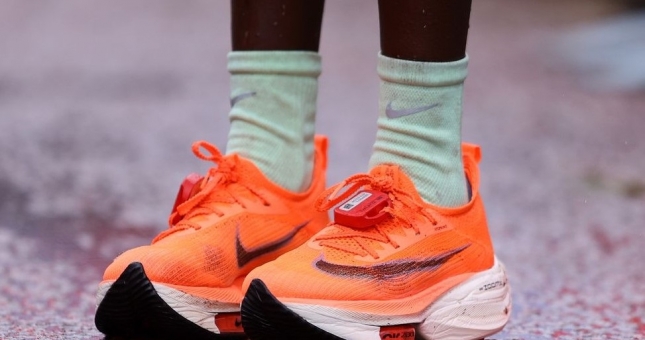 Liên đoàn điền kinh thế giới nới lỏng quy định giày chạy đua