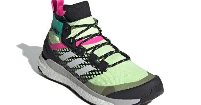 Adidas ra mắt phiên bản Boost Terrex đầy màu sắc