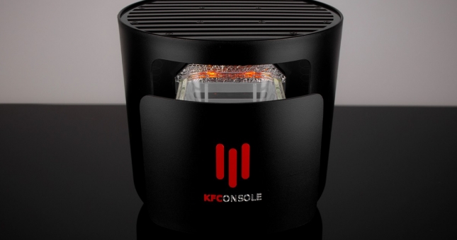 KFC ra mắt máy chơi game kiêm luôn lò quay gà 'siêu độc'