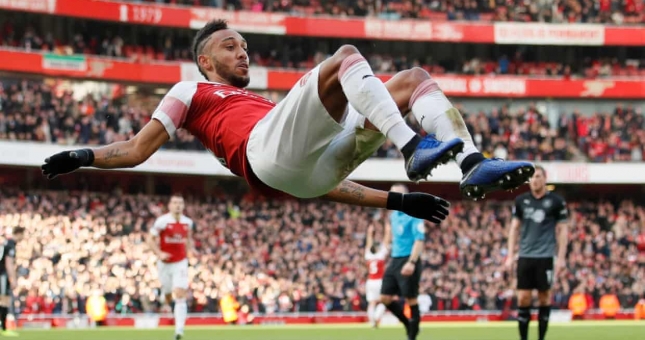 Aubameyang tỏa sáng, Arsenal giành 3 điểm trước Burnley