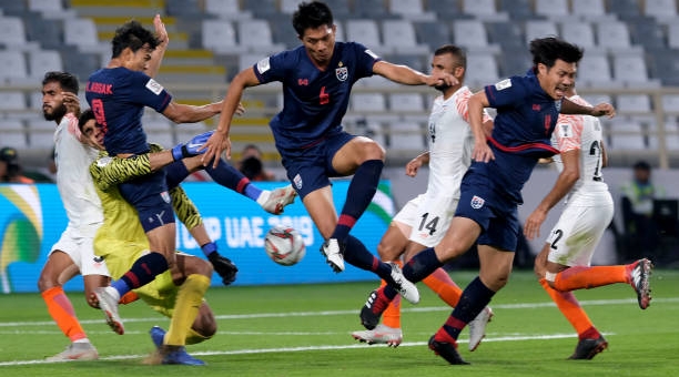 Thảm bại trước Ấn Độ, CĐV Thái Lan đòi sa thải HLV