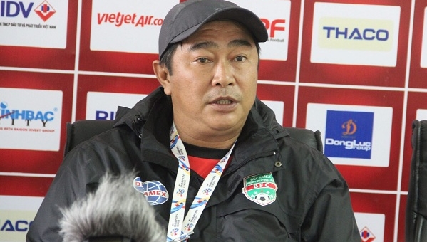 Cựu HLV Bình Dương: 'Một số cầu thủ tự coi mình là nhất'