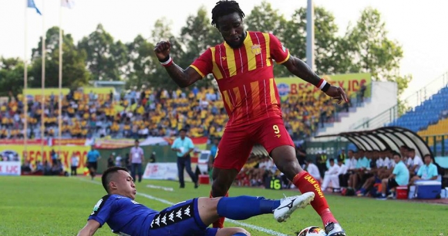 Nam Định giành chiến thắng tối thiểu trước Bình Dương