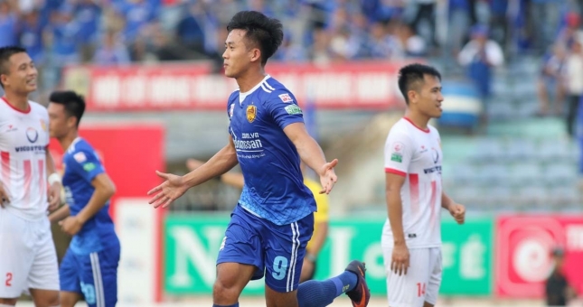 Quảng Nam và Nam Định chia điểm trong trận cầu kịch tính