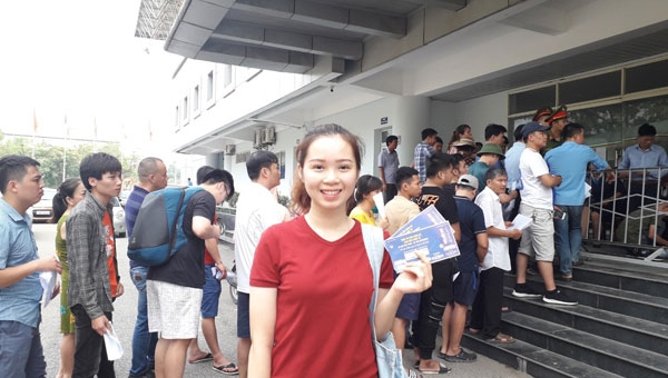 CĐV xếp hàng dài chờ mua vé xem U23 Việt Nam – U23 Myanmar