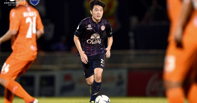 Xuân Trường vắng mặt, Buriram thắng hủy diệt Chiangmai