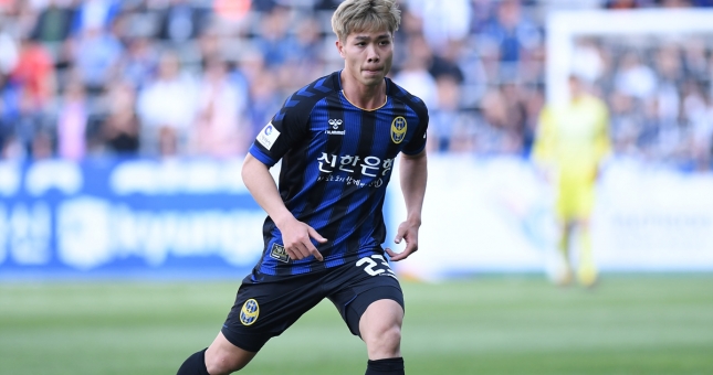 Báo Hàn: 'Công Phượng cần quên Incheon để thành công ở châu Âu'