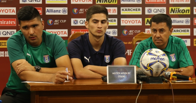 HLV Altyn Asyr: 'Tôi đặc biệt ấn tượng với một cầu thủ của Hà Nội'