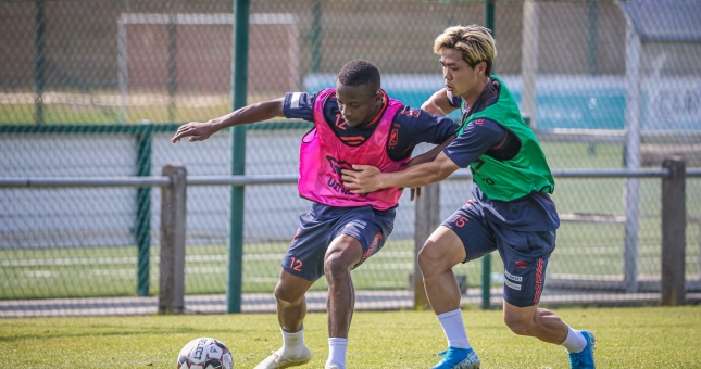 HLV Sint-Truiden nhắc khéo cách chơi bóng của Công Phượng