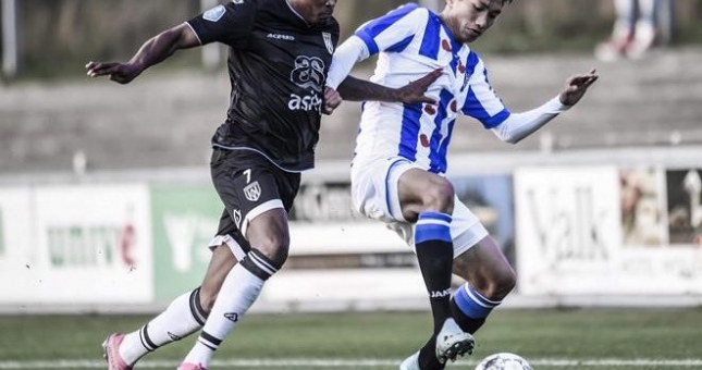 Nhà báo Hà Lan tiết lộ về khả năng ra sân của Đoàn Văn Hậu