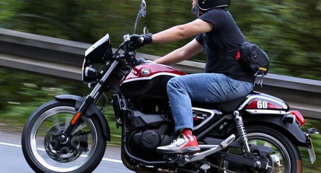 Bỏ túi kinh nghiệm lái xe côn tay đơn giản nhất