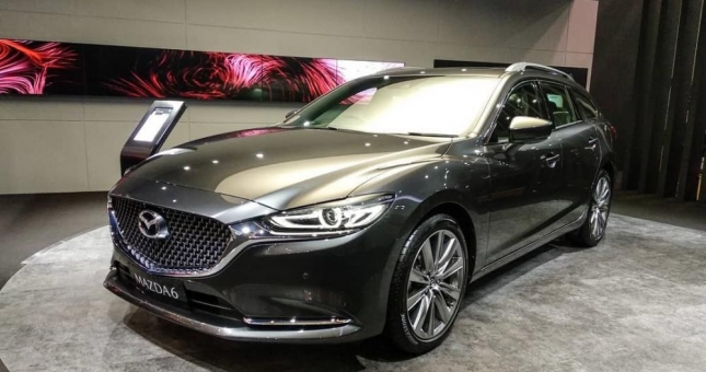 Mazda6 2018 ra mắt bản nâng cấp mới có giá từ 892 triệu đồng