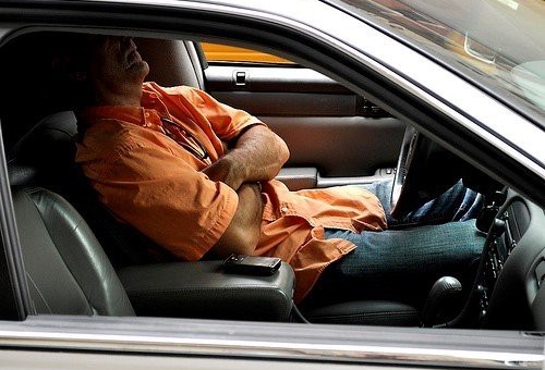 Giám đốc trẻ tử vong vì ngủ trong ô tô - Lời cảnh tỉnh cho các tài xế