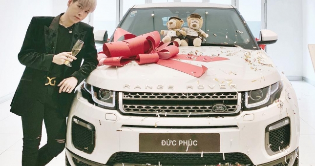 Đức Phúc tậu xe sang Range Rover Evoque 3 tỷ đồng