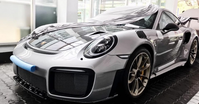 Siêu xe Porsche 911 GT2 RS hơn 20 tỷ đồng xuất hiện tại Hà Nội