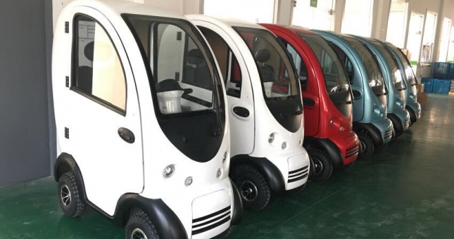 IDU - ô tô Trung Quốc giá 40 triệu, trang bị camera lùi đang được rao bán ở Việt Nam