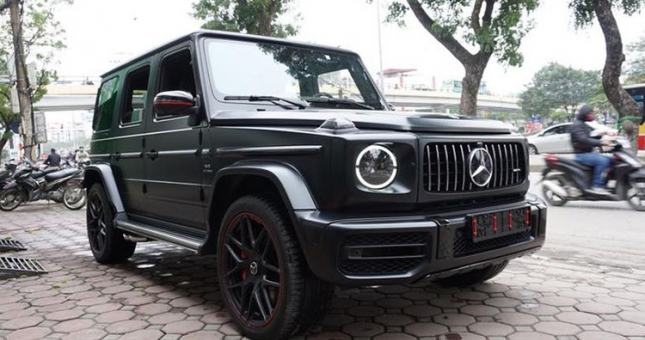 Chủ tịch cafe Trung Nguyên mua bộ đôi Mercedes-AMG G63 Edition 1