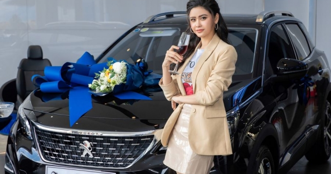Cận Tết, Trương Quỳnh Anh tự mua Peugeot tiền tỷ tăng sinh nhật mình