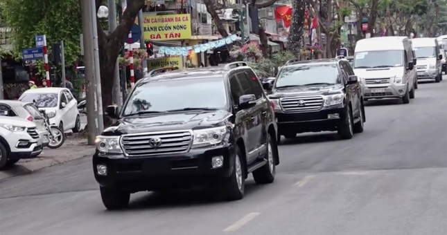 Ông Kim Jong Un mang 2 chiếc Land Cruiser V8 đến Việt Nam để dự Hội nghị
