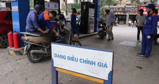 Giá xăng tăng, giá dầu giảm nhẹ hôm nay, ngày 13/5