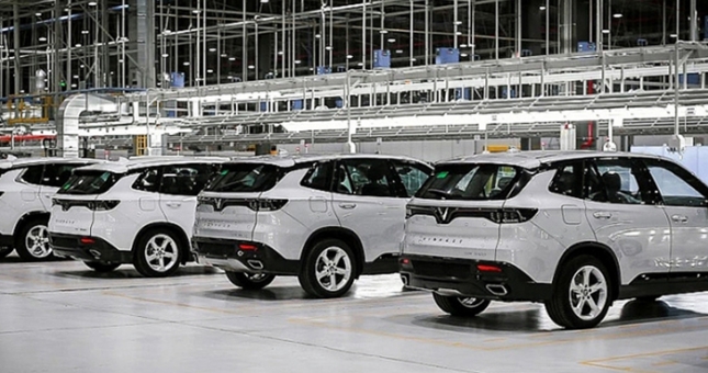 10 mẫu ô tô giảm giá 'chóng mặt' nếu thuế trước bạ giảm 50%