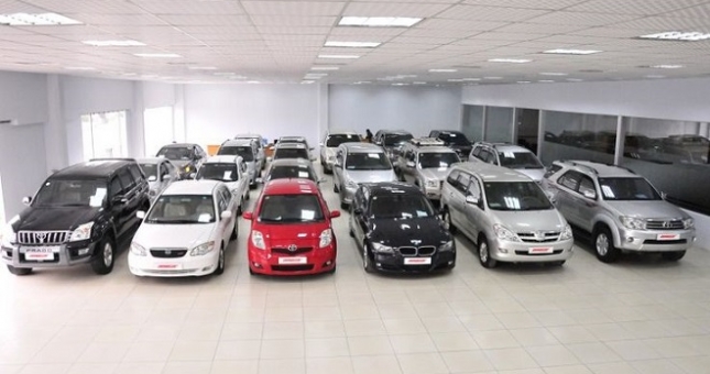 Lần đầu mua ô tô, nên chọn đầu tư xe mới hay xe cũ?