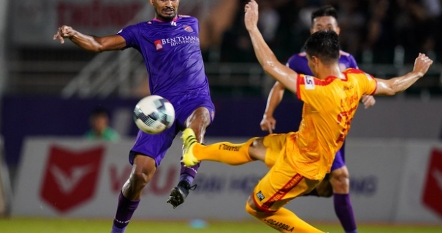 Những chân sút ngoại xuất sắc nhất giai đoạn 1 V-League 2020