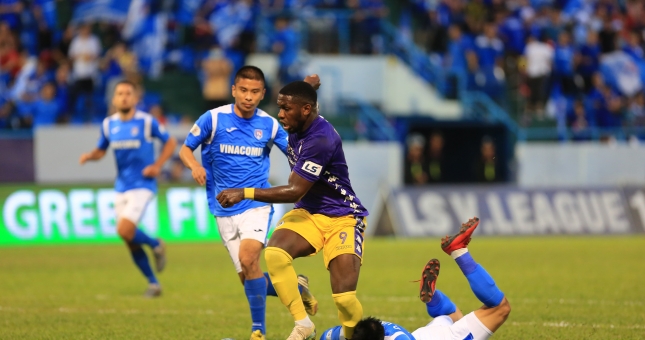 Hà Nội FC thắng đậm Quảng Ninh trong ngày Viettel vô địch