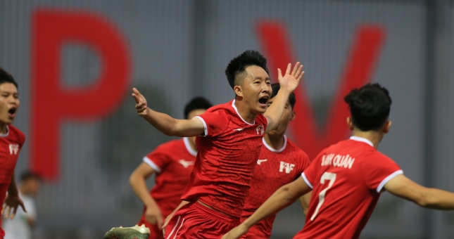 U17 VPF thắng đậm NutiFood trong ngày ra quân