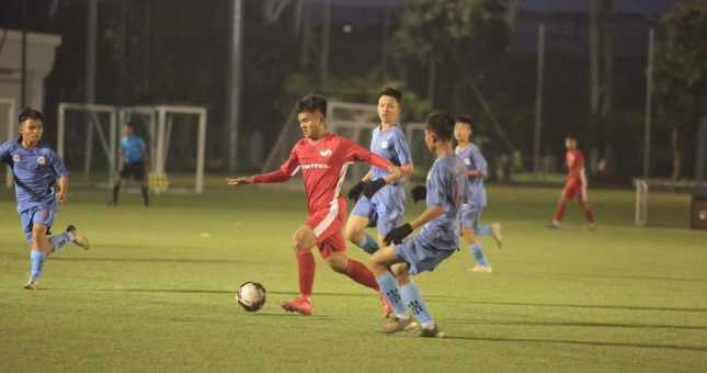 Thắng SHB Đà Nẵng, U15 Viettel chạm một tay vào bán kết