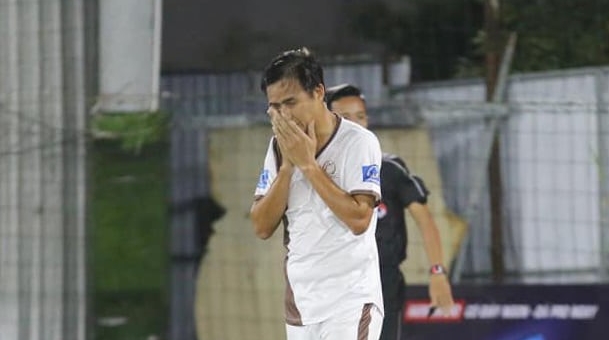 Cựu cầu thủ HAGL dính chấn thương nặng khi đá phủi