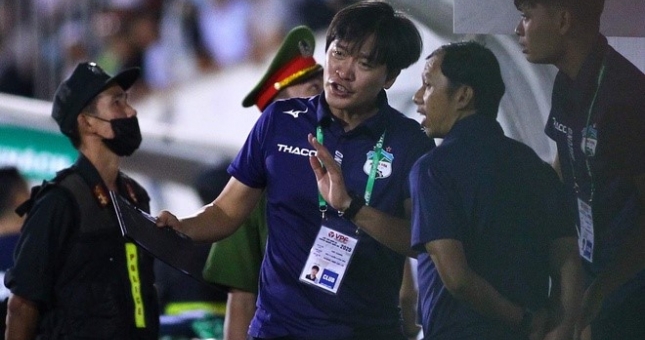 HAGL giữ trợ lý người Hàn Quốc để hỗ trợ Kiatisak