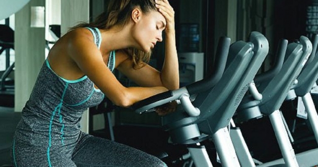 7 dấu hiệu ngầm cảnh báo bạn đang tập luyện quá sức