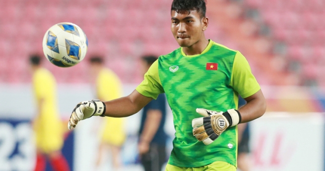 Chấn thương nặng, thủ môn U22 Việt Nam không được chữa trị