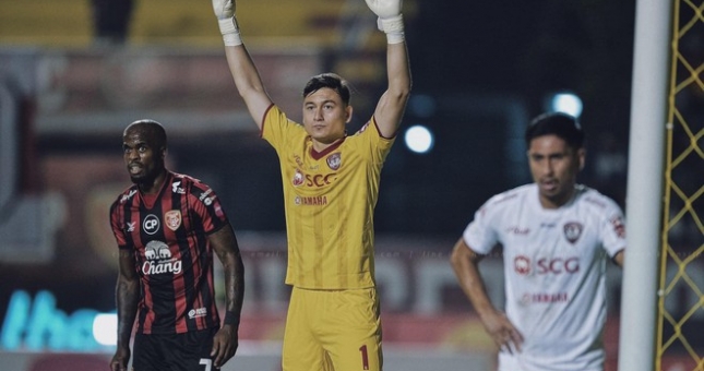 Văn Lâm bất ngờ bị gạch khỏi danh sách tiêu biểu Thai League