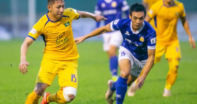 HLV Nam Định: 'Rất cảm ơn SLNA vì đã tạo điều kiện cho chúng tôi'