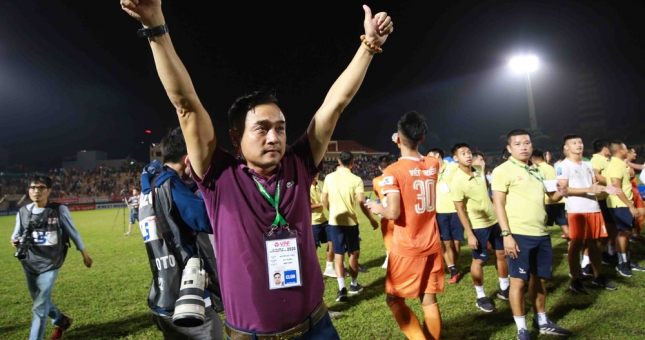 HLV Đức Thắng tiết lộ 'bí kíp' giúp Bình Định giành vé thăng hạng