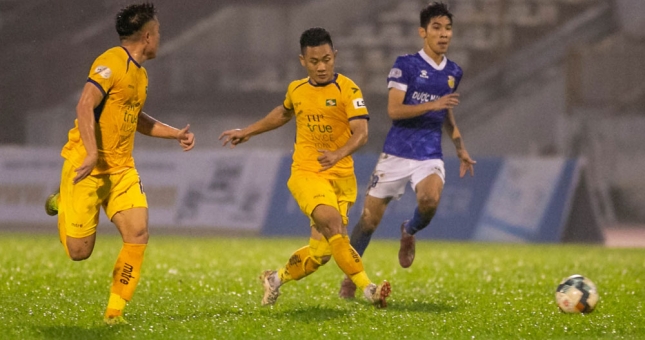 Video: Sao trẻ SLNA ghi bàn tuyệt đẹp vào lưới Nam Định