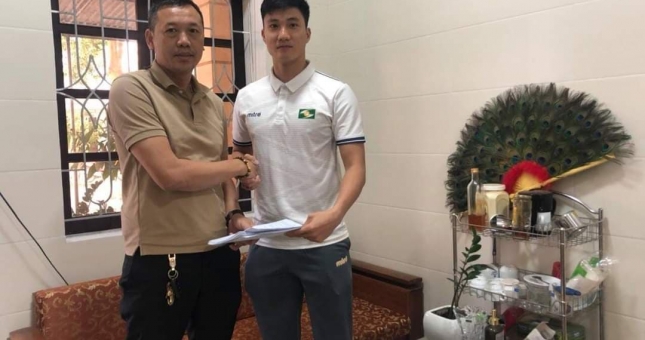 CHÍNH THỨC: Cựu sao U23 Việt Nam tiếp tục khoác áo SLNA