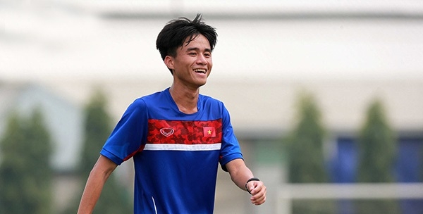 VIDEO: Những pha bóng cực ấn tượng của cầu thủ từng lọt top 40 'sao mai' thế giới