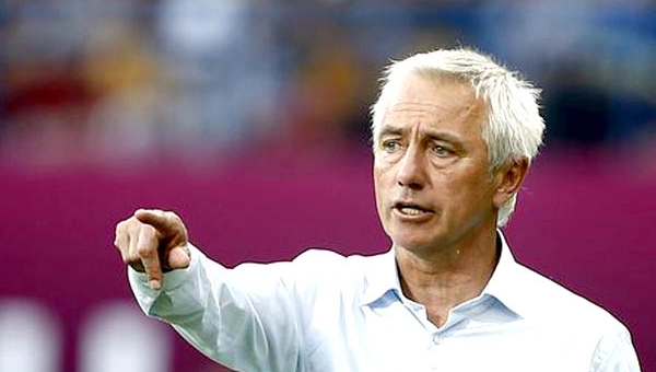 Báo Thái Lan vui mừng vì ĐT UAE sử dụng 'người cũ'