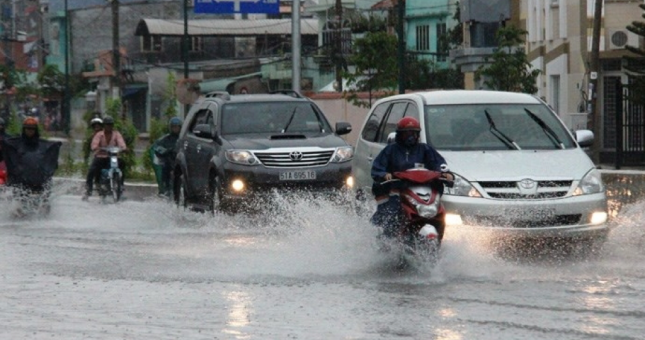 Dầu nhớt Total - lựa chọn tốt nhất bảo vệ động cơ mùa mưa bão