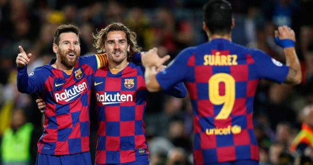 Koeman bất ngờ ‘lật mặt’ với siêu tiền đạo Barcelona