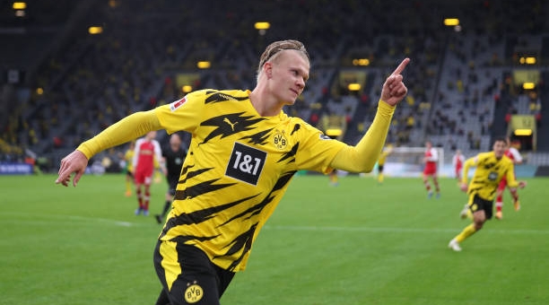 Haaland rực sáng, Dortmund thắng hủy diệt Freiburg