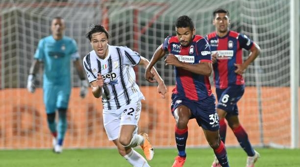 Vắng Ronaldo, Juventus hòa bạc nhược 'đội bóng tí hon'